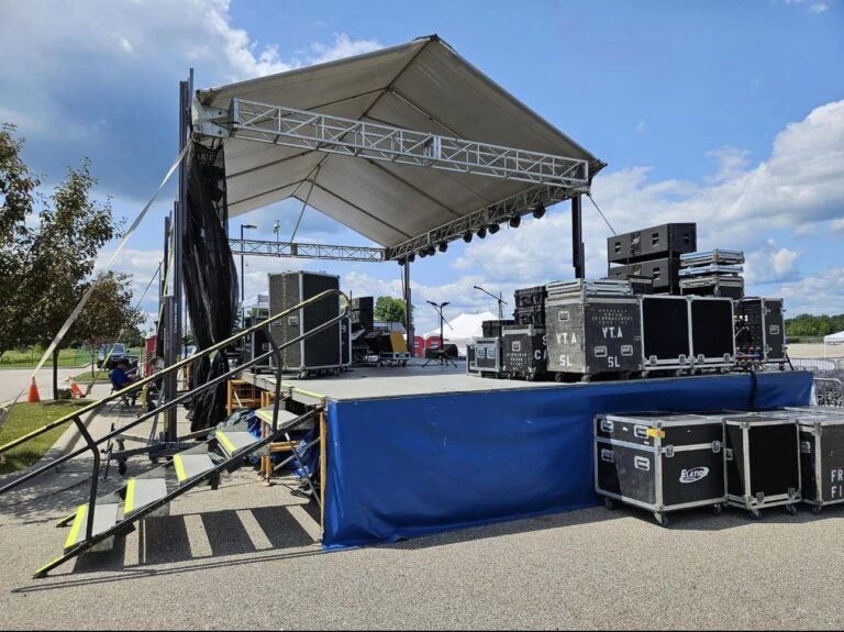 Side Stage - Eagles Landing Casino - Michigan, CCR:John Fogerty Tribute - Mystic Highway