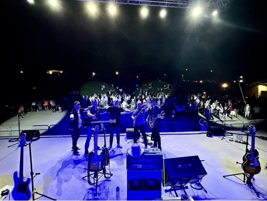 Mystic Highway - Stage Crowd Photo - Leamington